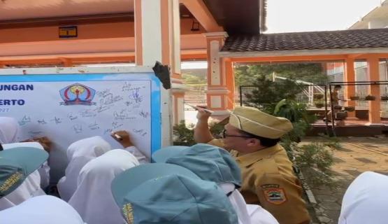 DEKLARASI ANTRI PERINDUNGAN